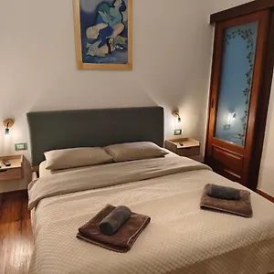 Casa Sedie Volanti , Palermo Italy